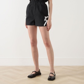 Elin Bow Appliqu&eacute; Shorts