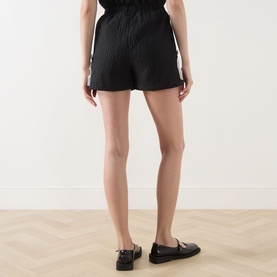Elin Bow Appliqu&eacute; Shorts