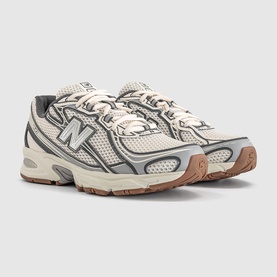 740 V2 Trainers