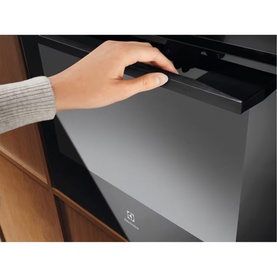 500 SurroundCook Built-In Single Oven 72L Stainless Steel