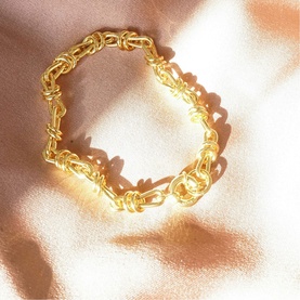 Daisy Jewellery Polly Knot Chain Bracelet in 18ct gold plate, chunky vintage-inspired chain with bold knot links and clasp fastening