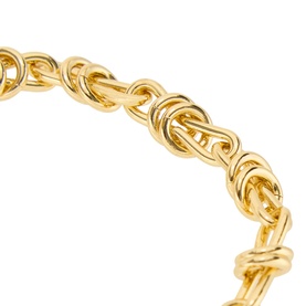 Daisy Jewellery Polly Knot Chain Bracelet in 18ct gold plate, chunky vintage-inspired chain with bold knot links, worn on wrist.