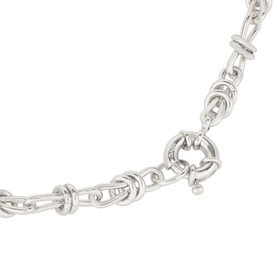 Daisy Jewellery Polly Knot Chain Necklace in sterling silver with bold knot links and classic spring-ring clasp fastening.