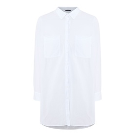 Transit Patch Pocket Shirt in white, pointed collar, long sleeves with single cuffs, chest patch pockets, curved hemline, 100% cotton