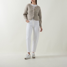 Model wearing Joseph Ribkoff Rib-Knit Cardigan in Oatmeal Melange with white jeans and trainers, styled with a white top.