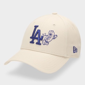 New Era beige cotton baseball cap with blue embroidered LA Dodgers logo and mascot graphic, structured crown, curved peak