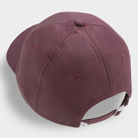 Marc O Polo Black Cherry baseball cap, rear view showing adjustable metal buckle fastening, cotton-blend fabric