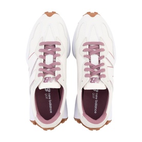 New Balance Golf women's trainers in brown, overhead view showing pink laces, ivory upper panels and gum sole
