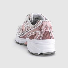 740 V2 Trainers