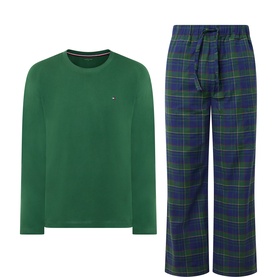Tommy Hilfiger Check Print Flannel Pyjama Set in Deep Evergreen. Crew neck long-sleeve top with flag logo and Buffalo check flannel trousers.