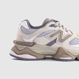 9060 Trainers