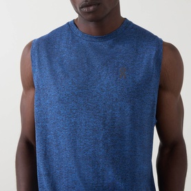 Model wearing On Running T-Shirt in Jay Heather, sleeveless crew-neck style with subtle marl texture and small logo chest embroidery.
