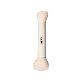 Refy Duo Brush 2.0 double-ended makeup brush with fluffy powder head and smaller precision head, cream handle
