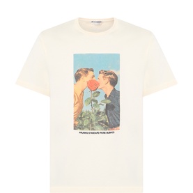 Kissing By the Rose Bush' T-Shirt
