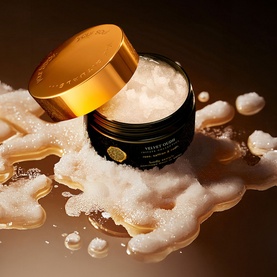 Velvet Oudh Body Scrub