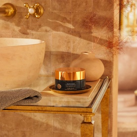 Velvet Oudh Body Scrub