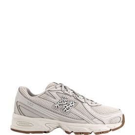 740 V2 Trainers