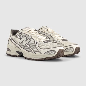 740 V2 Trainers