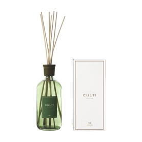 Culti Milano Green Th&eacute; Diffuser 1L in green glass bottle with reed sticks, shown alongside white gift box packaging