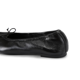 Steve Madden black patent leather ballet flat with bow detail, round toe, and thin sole, close-up view.