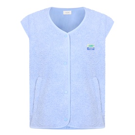 American Vintage Hoktown Logo Gilet in Givre Chine, sleeveless fleece with V-neckline, snap buttons, welt pockets and logo badge