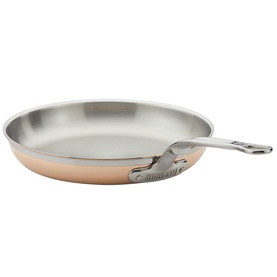 Hestan Copperbond Skillet 28cm in copper with stainless steel interior, long cast handle and five-layer construction, handcrafted in Italy