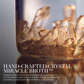 La Mer Genaissance De La Mer Anti-Ageing Skincare Gift Set featuring close-up of hand-crafted Crystal Miracle Broth ingredient