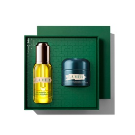 La Mer Rejuvenating Anti-Ageing Skincare Gift Set in green gift box, featuring facial oil and moisturiser cream duo
