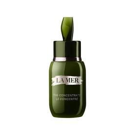 La Mer The Concentrate Serum in dark green glass dropper bottle with branded label