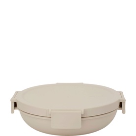 Brabantia Make & Take Dinner Bowl in soft beige with clip-lock lid and side handles, compact round design