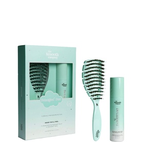 The Smooth Company Detangled Duo Gift Set in mint green, containing a vented detangling brush and hair spray, in gift box