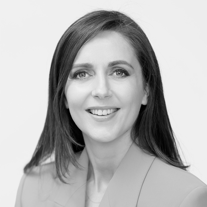 Headshot of Michelle Curtin